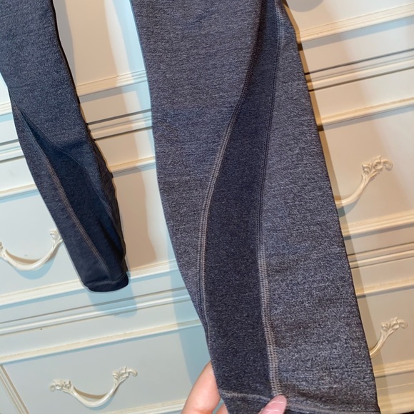 Grey Special Edition Lululemon Leggings 25” - Picture 5 of 9